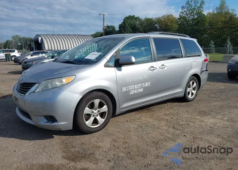 2013 Toyota Sienna Le V6 8 Passenger из США, поврежденный, VIN 5TDKK3DC9DS380130